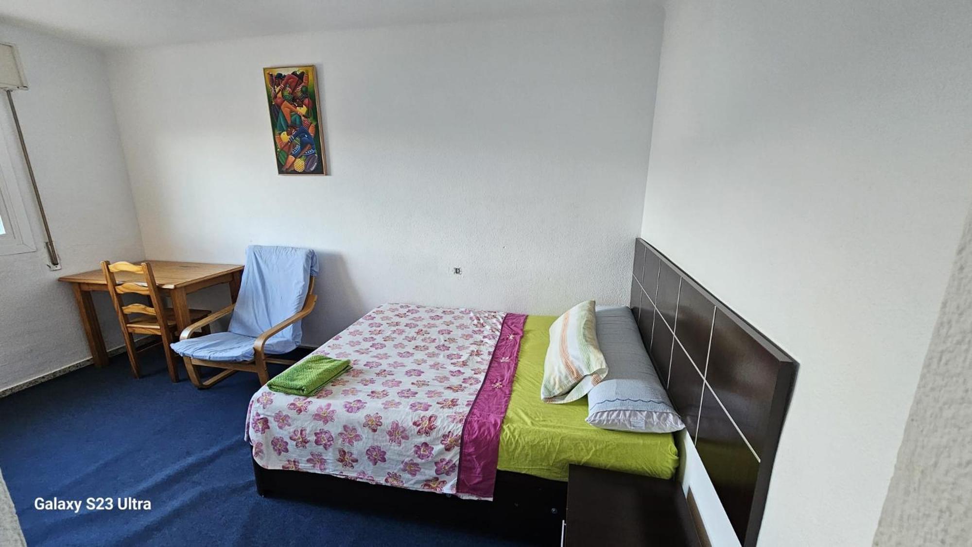 Habitacion Privada Centro Malaga Cerca Tren Maria Zambrano Y Playa Muy Buena Conexion Wifi מראה חיצוני תמונה