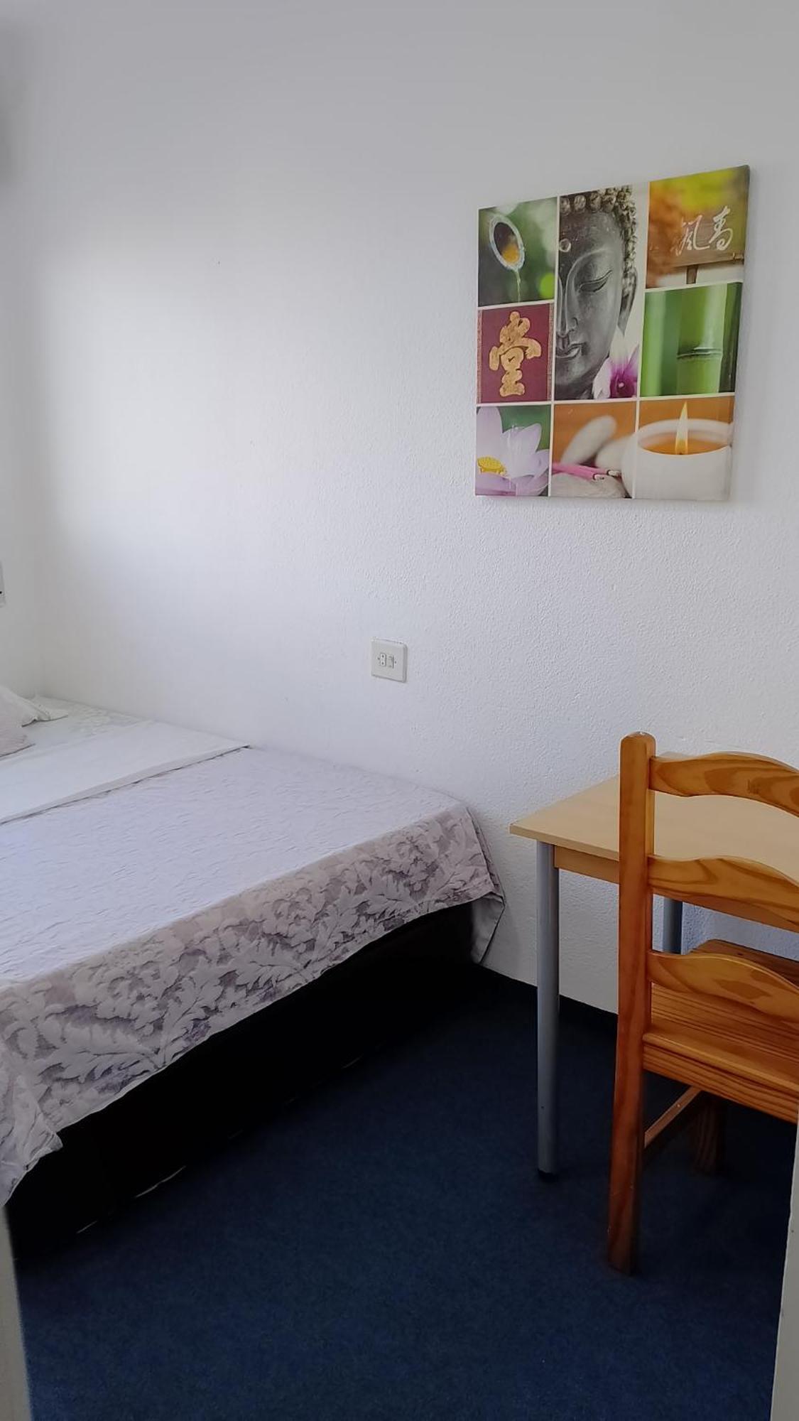 Habitacion Privada Centro Malaga Cerca Tren Maria Zambrano Y Playa Muy Buena Conexion Wifi מראה חיצוני תמונה