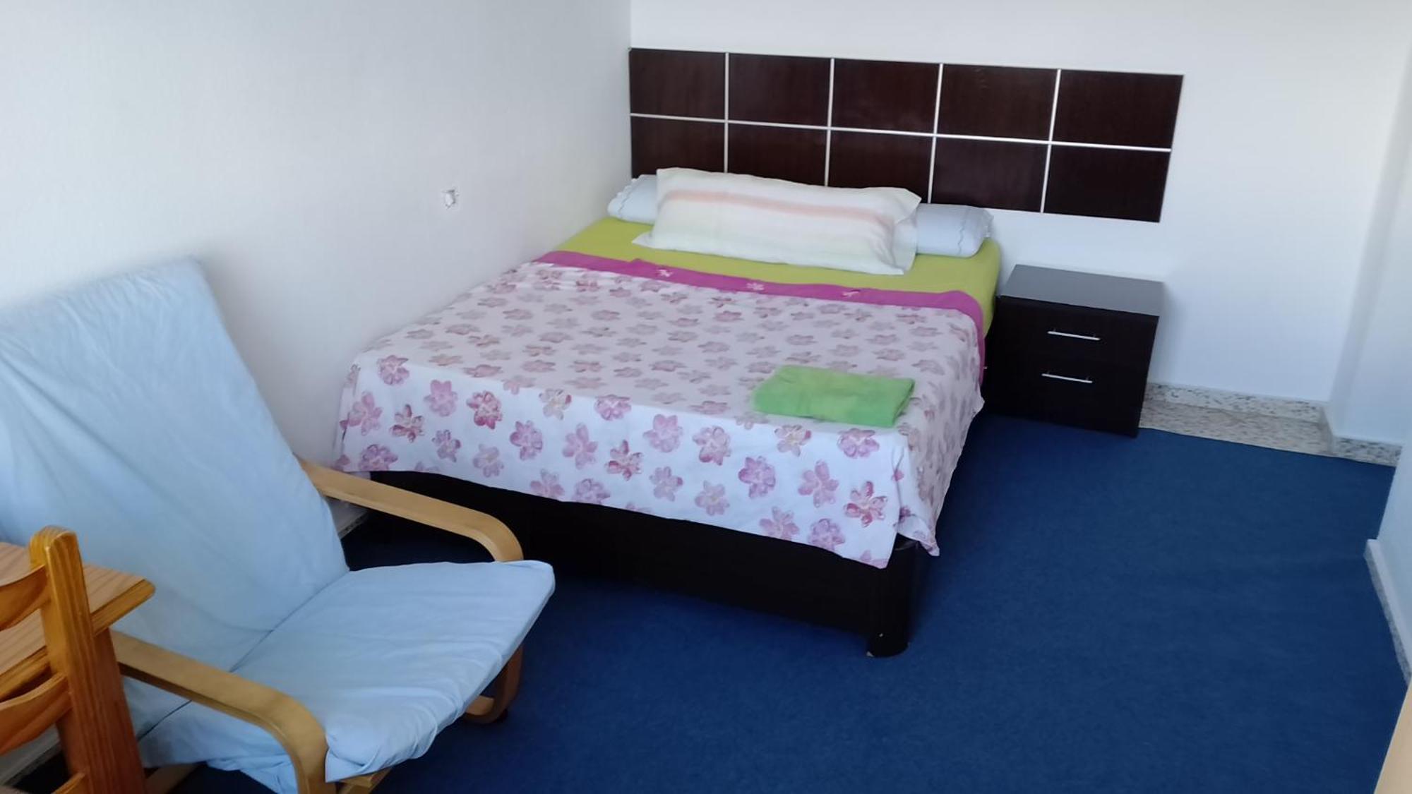 Habitacion Privada Centro Malaga Cerca Tren Maria Zambrano Y Playa Muy Buena Conexion Wifi מראה חיצוני תמונה