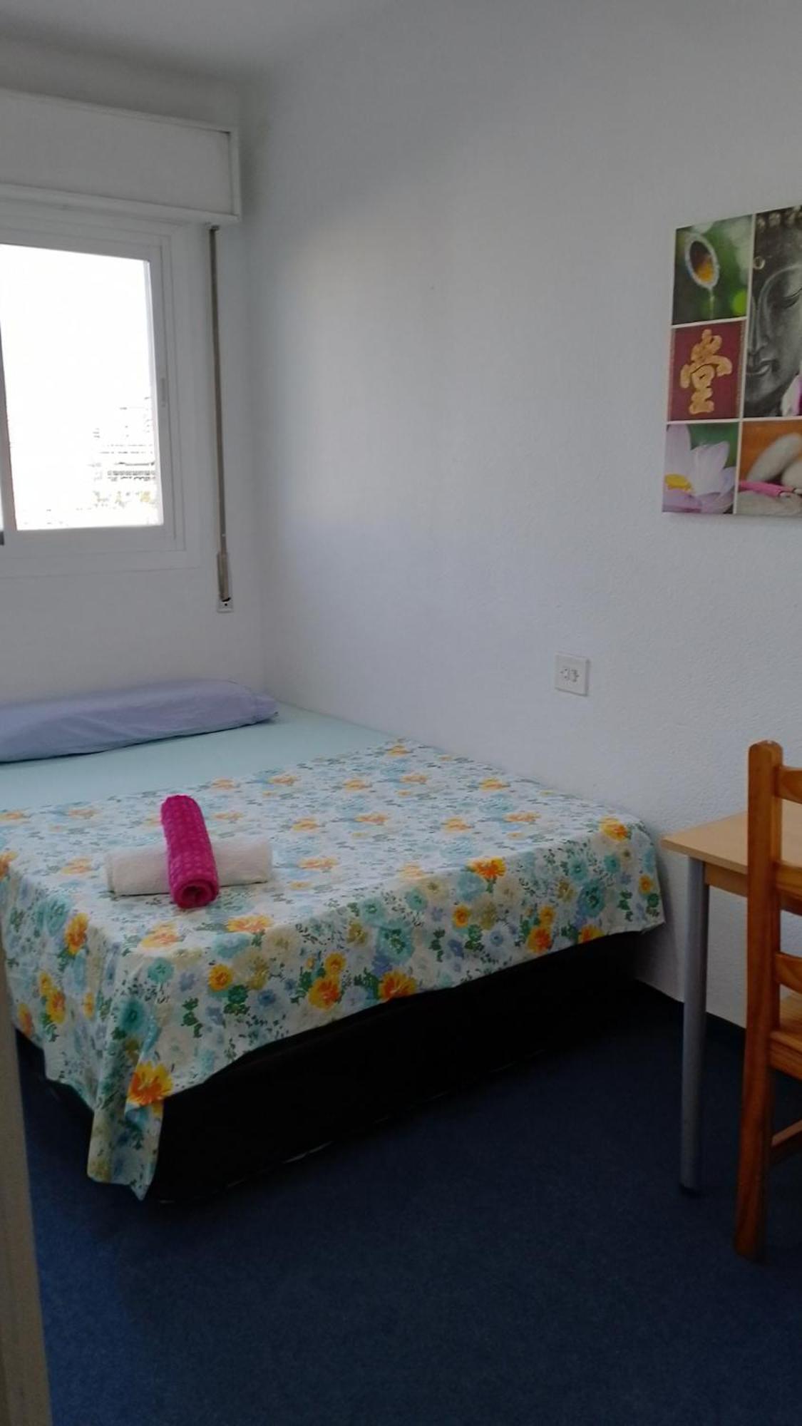Habitacion Privada Centro Malaga Cerca Tren Maria Zambrano Y Playa Muy Buena Conexion Wifi מראה חיצוני תמונה