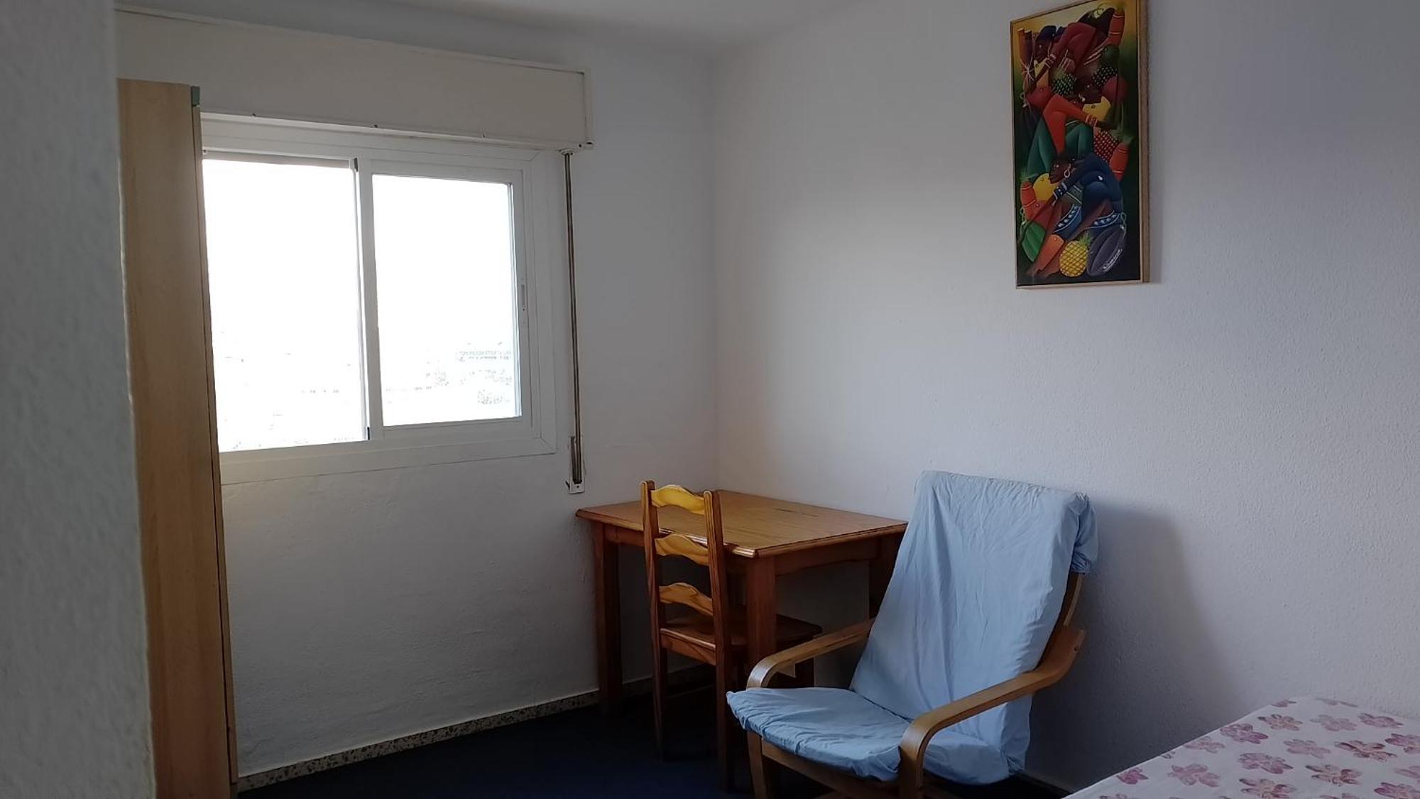 Habitacion Privada Centro Malaga Cerca Tren Maria Zambrano Y Playa Muy Buena Conexion Wifi מראה חיצוני תמונה